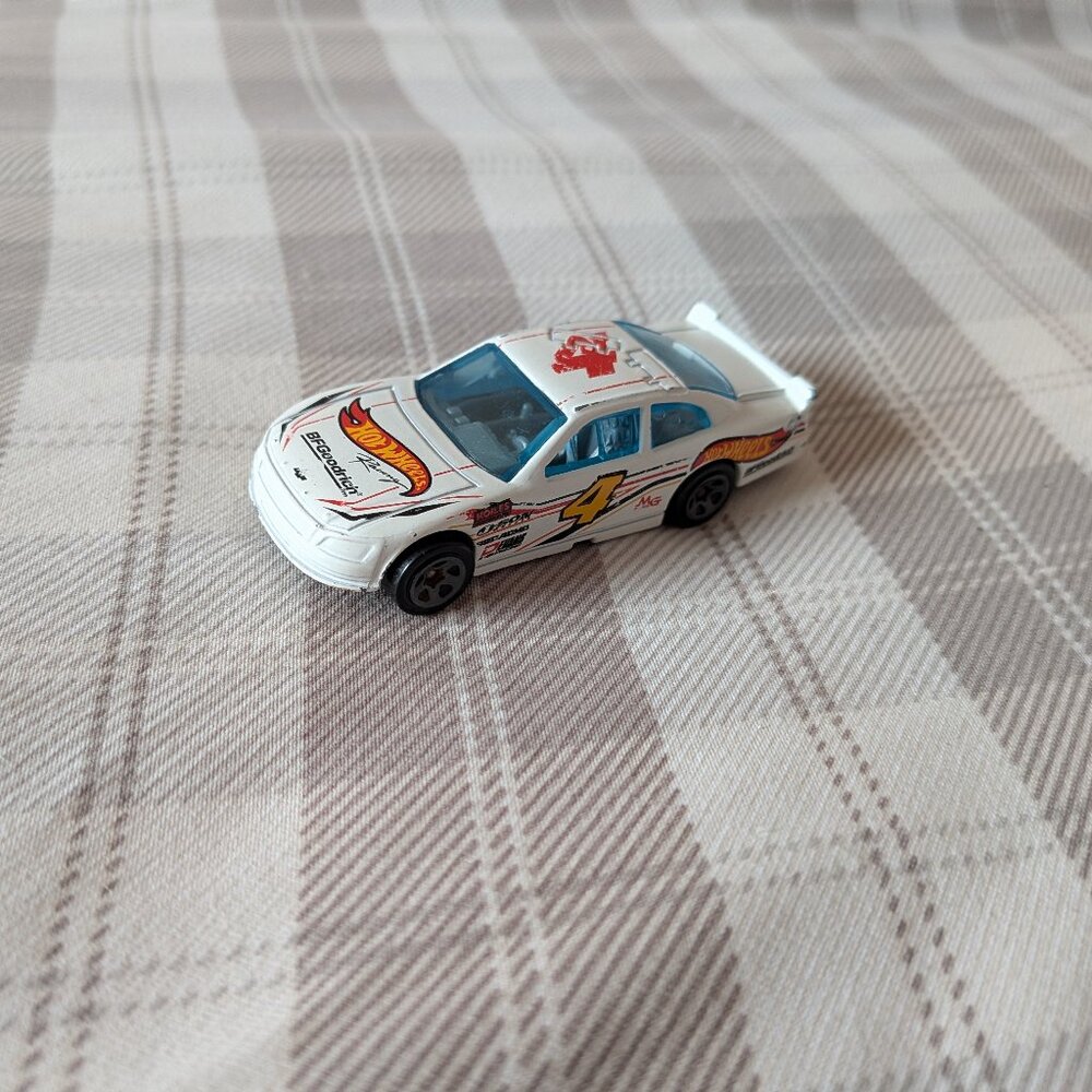 Hot Wheels Mattel 2010 Chevy Impala Collectible Diecast Toy Car